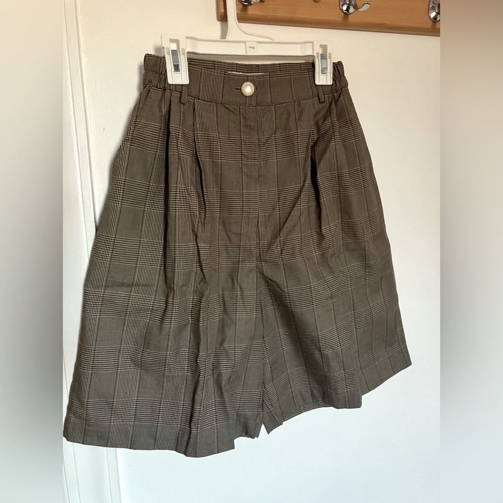Simple retro shorts